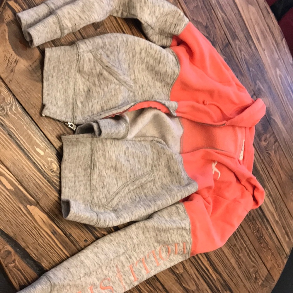 Hollister zip up